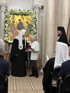 Read more about the article Патриарх Кирилл наградил якутского ученого